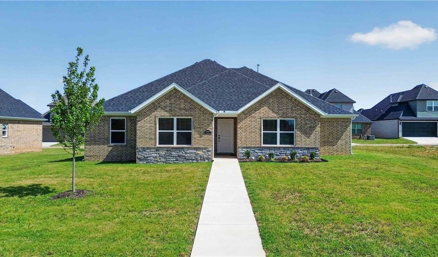 3000 SW Setting Sun Dr, Bentonville, AR 72713 - 3 Beds, 2 Bath