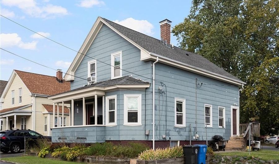 7 Cleveland Ave, Cranston, RI 02920 - 3 Beds, 2 Bath
