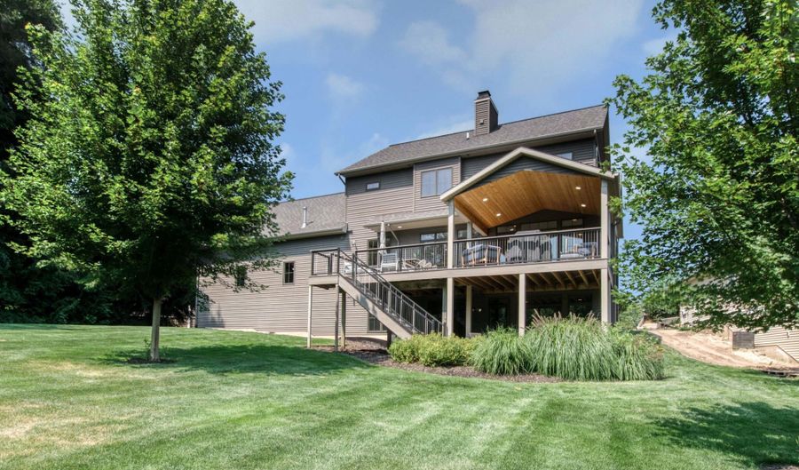 4986 W Village Ct SE, Ada, MI 49301 - 5 Beds, 4 Bath