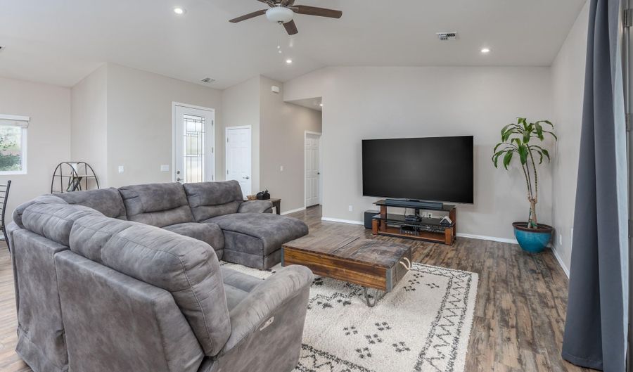 955 W COPPERHEAD Rd, Camp Verde, AZ 86322 - 3 Beds, 2 Bath