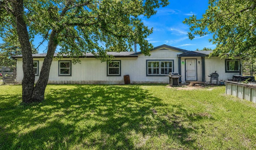 465 Private Road 2698, Alvord, TX 76225 - 4 Beds, 3 Bath
