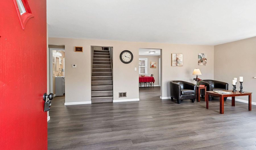 2500 S JEFFERSON St, Appleton, WI 54915 - 4 Beds, 1 Bath