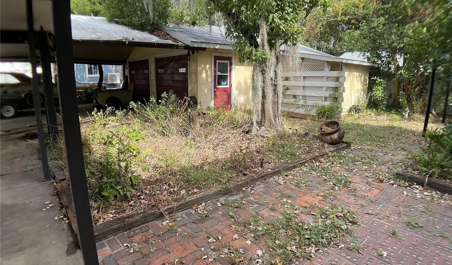 505 E OAK St, Arcadia, FL 34266 - 3 Beds, 2 Bath