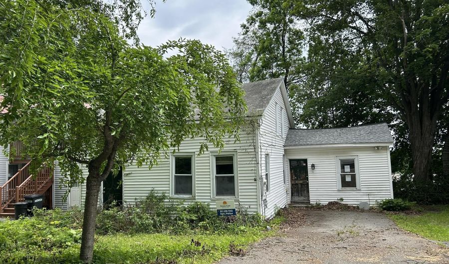 15 Florence St, Augusta, ME 04330 - 2 Beds, 1 Bath