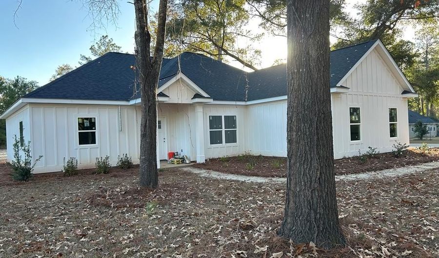 2000 Lexington Ave, Bainbridge, GA 39817 - 3 Beds, 2 Bath