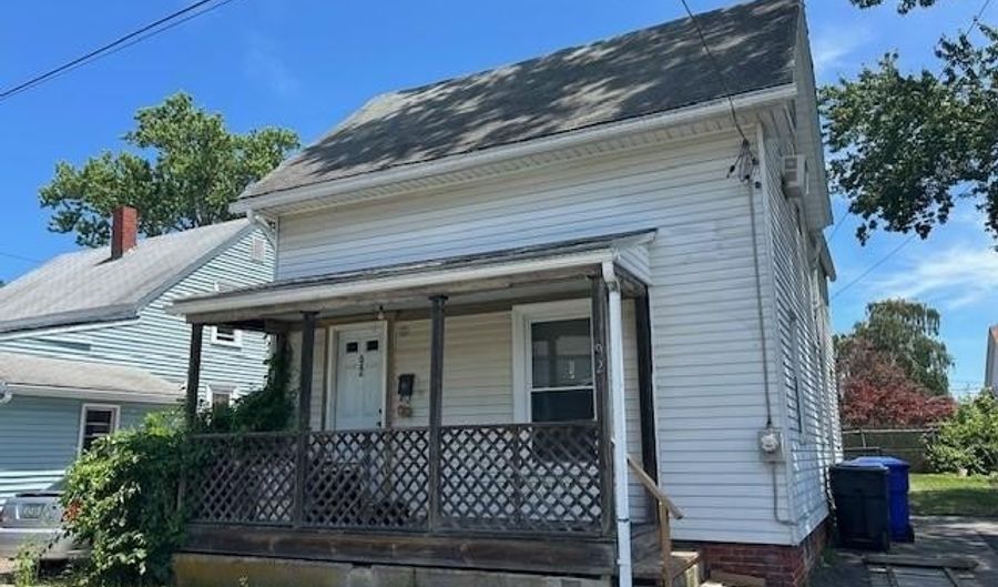 92 Halleck Ave, East Providence, RI 02915 - 3 Beds, 2 Bath
