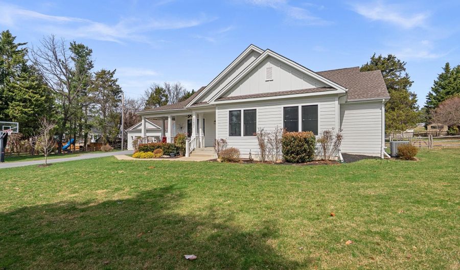 17601 CRYSTAL SPRING Ter, Ashton, MD 20861 - 5 Beds, 4 Bath