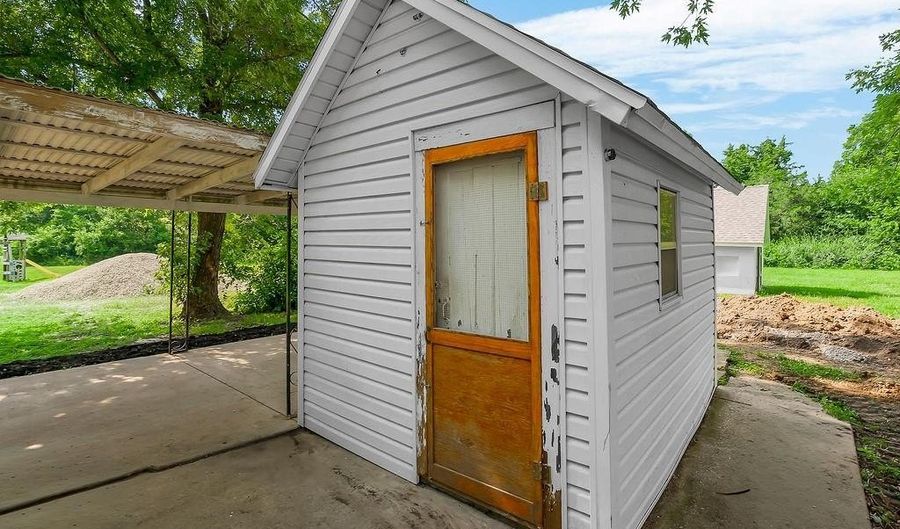 10240 NW State Route 18 Hwy, Amsterdam, MO 64723 - 3 Beds, 2 Bath