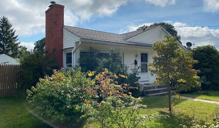 247 Mansfield Ave, Windham, CT 06226 - 3 Beds, 1 Bath