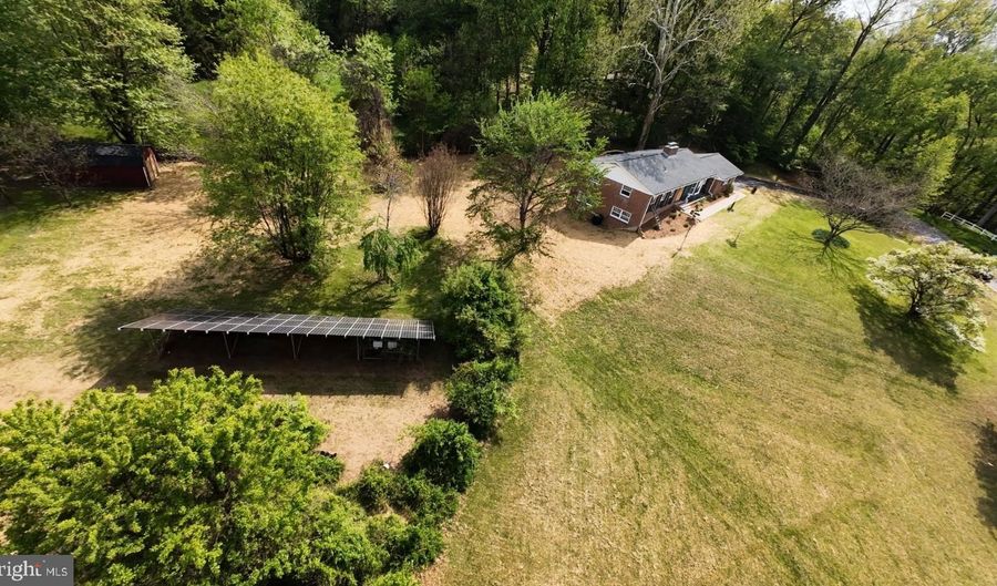 17821 POND Rd, Ashton, MD 20861 - 5 Beds, 3 Bath
