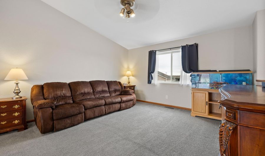 319 Grandeur Ln, Box Elder, SD 57719 - 3 Beds, 2 Bath