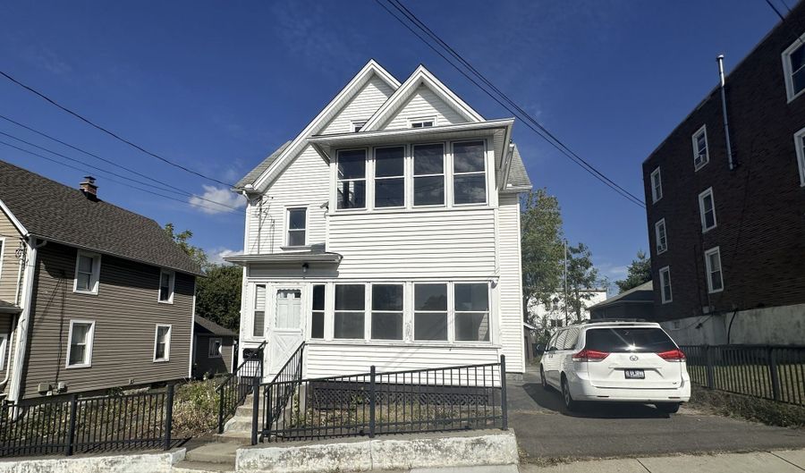 7 Hill St 2, Ansonia, CT 06401 - 4 Beds, 1 Bath
