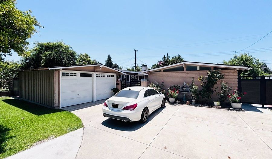 2362 W Mall Ave, Anaheim, CA 92804 - 3 Beds, 2 Bath