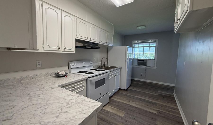 206 Cloverleaf Dr 8, Athens, AL 35611 - 1 Beds, 1 Bath