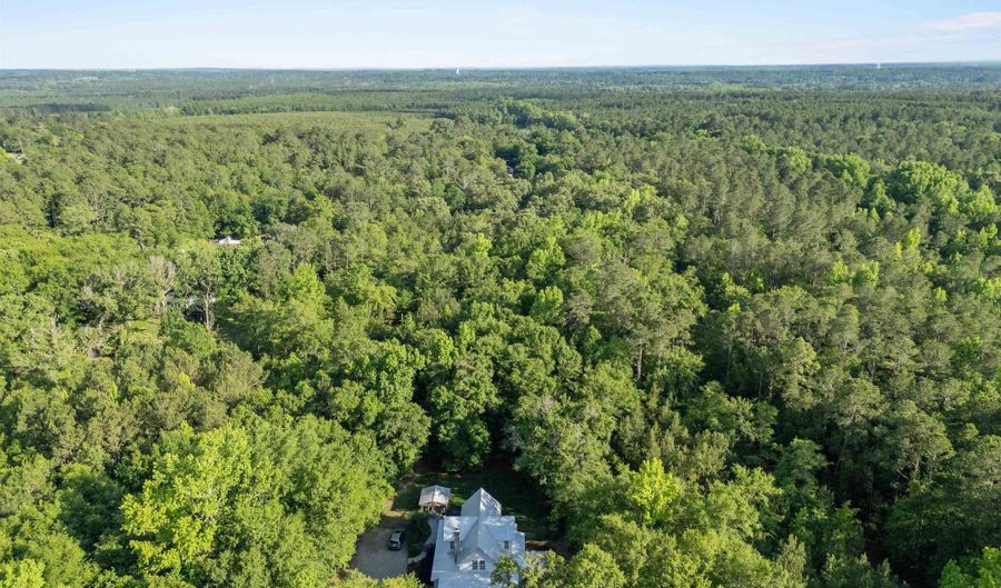 1604 Malvern Hill Dr, Camden, SC 29020 - 4 Beds, 3 Bath