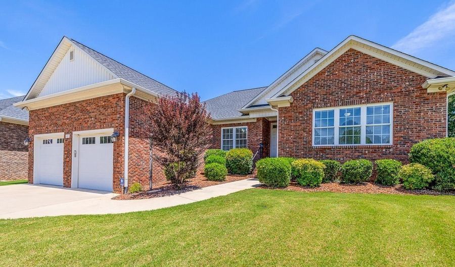 821 E Golden View Ln, Boiling Springs, SC 29316 - 3 Beds, 3 Bath