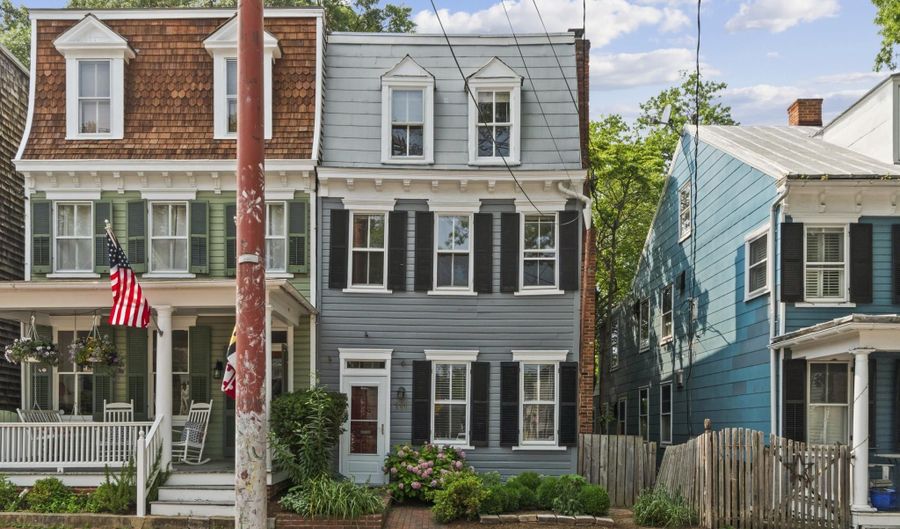 111 CONDUIT St, Annapolis, MD 21401 - 4 Beds, 3 Bath