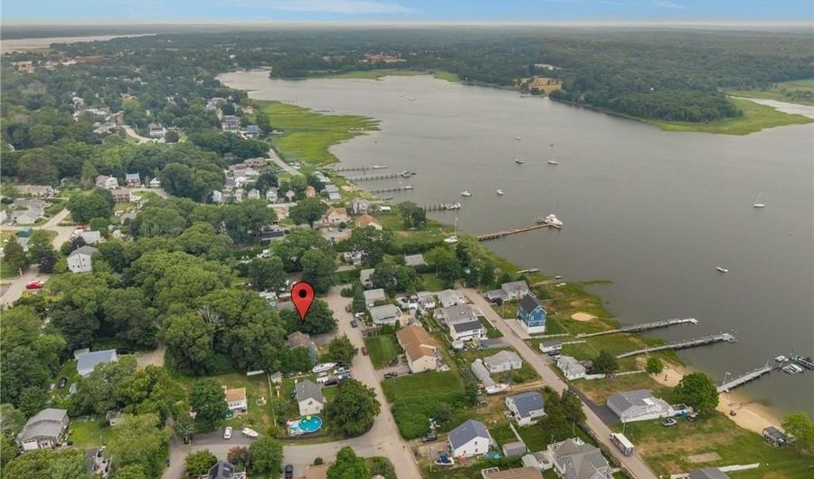 11 Pawtucket Ave, Bristol, RI 02809 - 3 Beds, 2 Bath