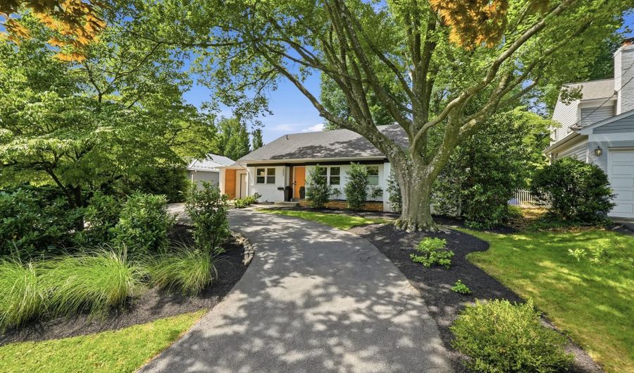 5902 WILSON Ln, Bethesda, MD 20817 - 4 Beds, 3 Bath