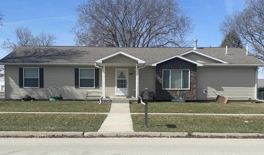 805 Elm St, Allison, IA 50602 - 3 Beds, 3 Bath