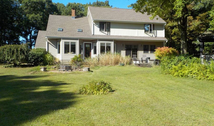 466 Fall Mountain Rd, Bristol, CT 06010 - 4 Beds, 3 Bath