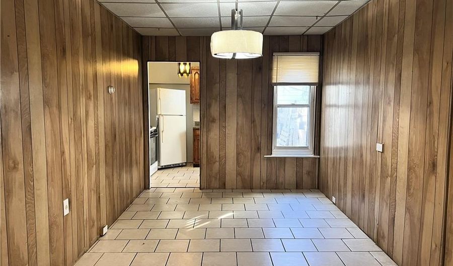 622 N Silk St, Allentown, PA 18102 - 2 Beds, 1 Bath