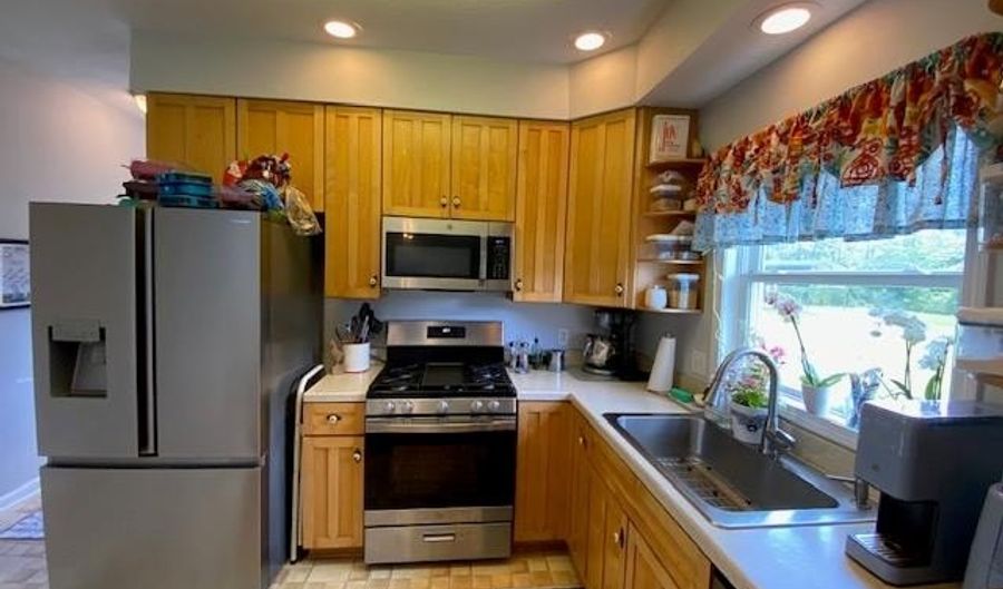 2275 Old Coffee Rd, Barney, GA 31625 - 4 Beds, 2 Bath