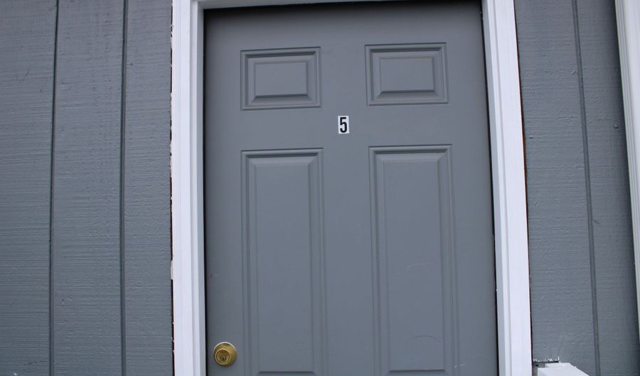 42 Summer St 5, Bristol, CT 06010 - 2 Beds, 1 Bath