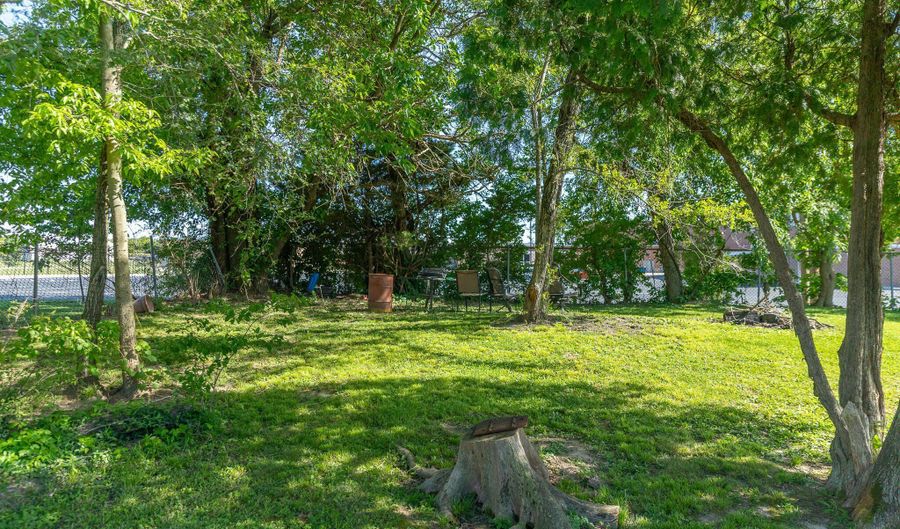 45 Howard St, Austin, IN 47102 - 2 Beds, 1 Bath