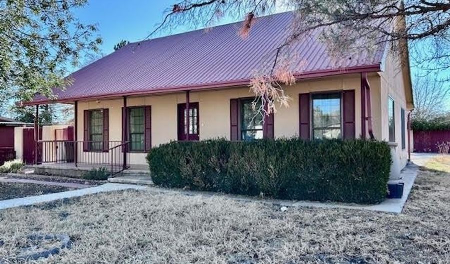 1207 N 6th St, Alpine, TX 79830 - 3 Beds, 2 Bath