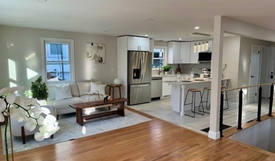 9-13 Sutherland Rd 1, Arlington, MA 02476 - 2 Beds, 2 Bath