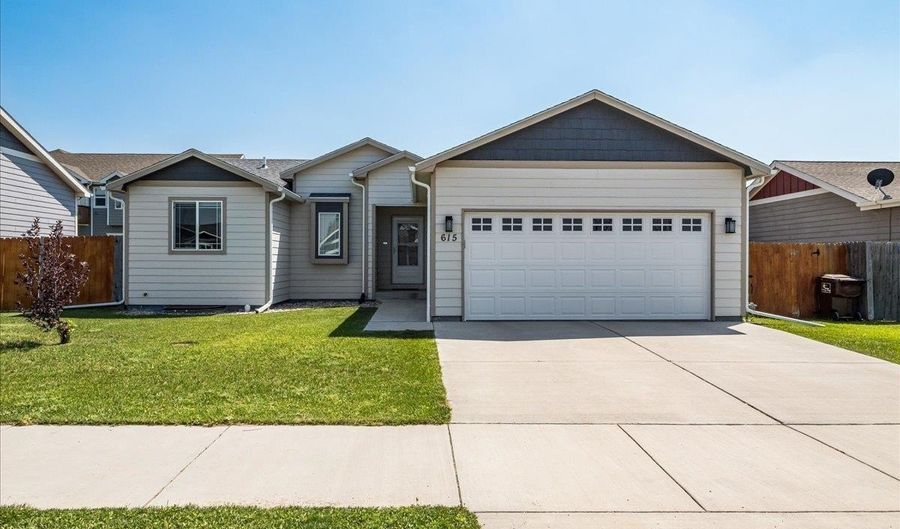 615 APRICOT St, Cheyenne, WY 82007 - 3 Beds, 2 Bath