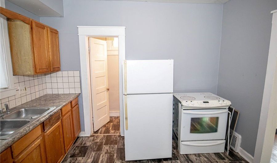 276 Wildwood Ave, Akron, OH 44320 - 4 Beds, 2 Bath