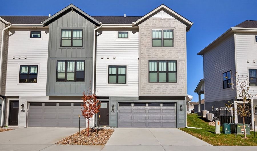 2829 SW Prairie Trail Pkwy, Ankeny, IA 50023 - 2 Beds, 3 Bath