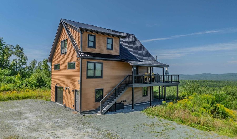 28 Billbarb Rd, Carroll, NH 03598 - 3 Beds, 3 Bath