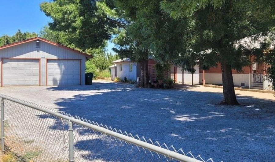 21092 Shelly Ln, Anderson, CA 96007 - 2 Beds, 2 Bath