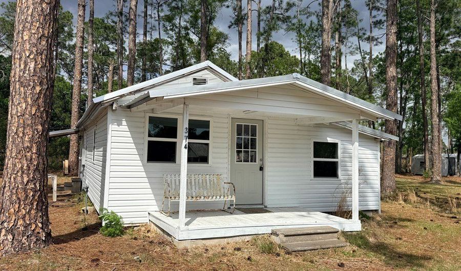 374 Patterson St, Baxley, GA 31513 - 1 Beds, 1 Bath