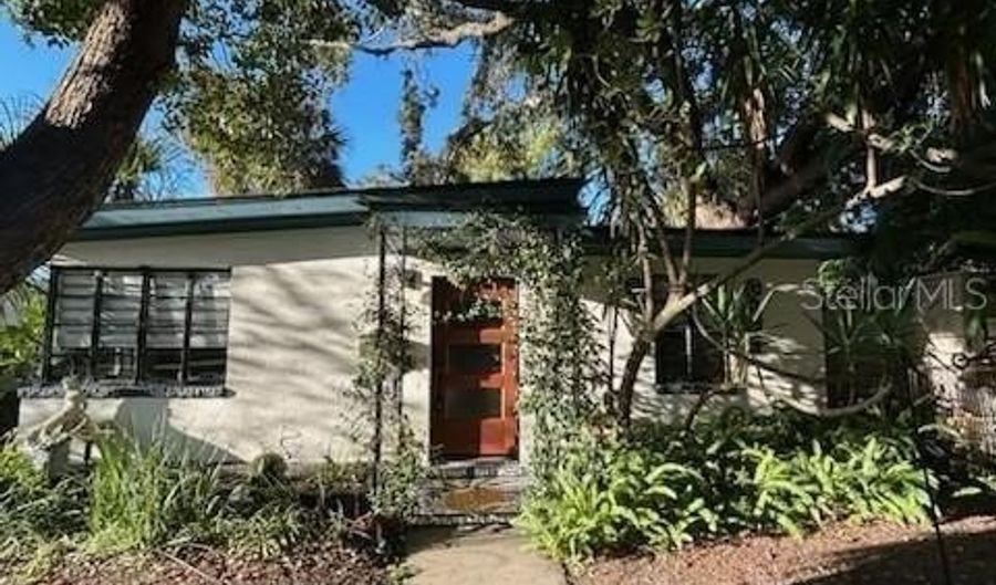 1109 W PRINCETON St, Orlando, FL 32804 - 3 Beds, 2 Bath