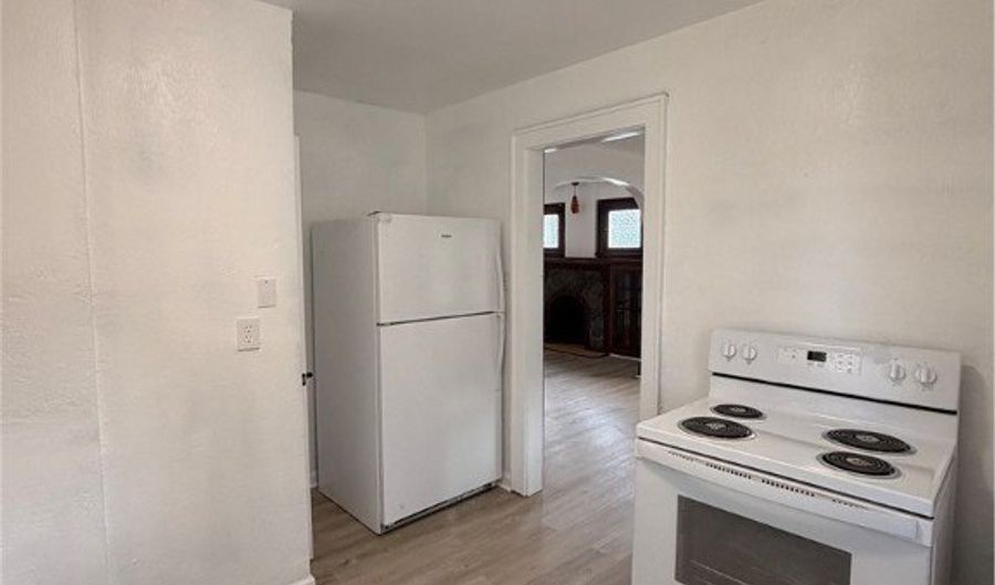 612 Hallie Ave, Akron, OH 44305 - 3 Beds, 1 Bath