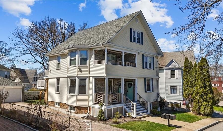20 Summer St, Newport, RI 02840 - 4 Beds, 2 Bath