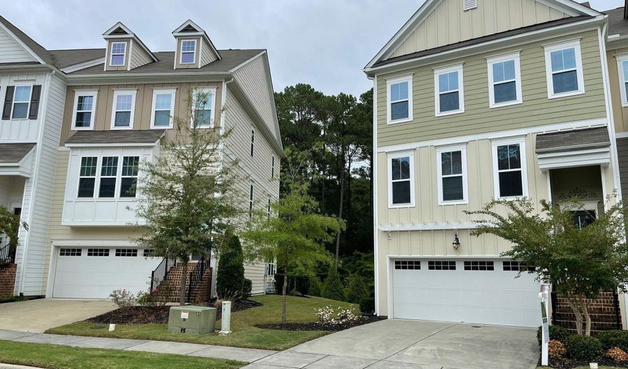 626 Edgewater Ridge Ct, Apex, NC 27523 - 3 Beds, 4 Bath