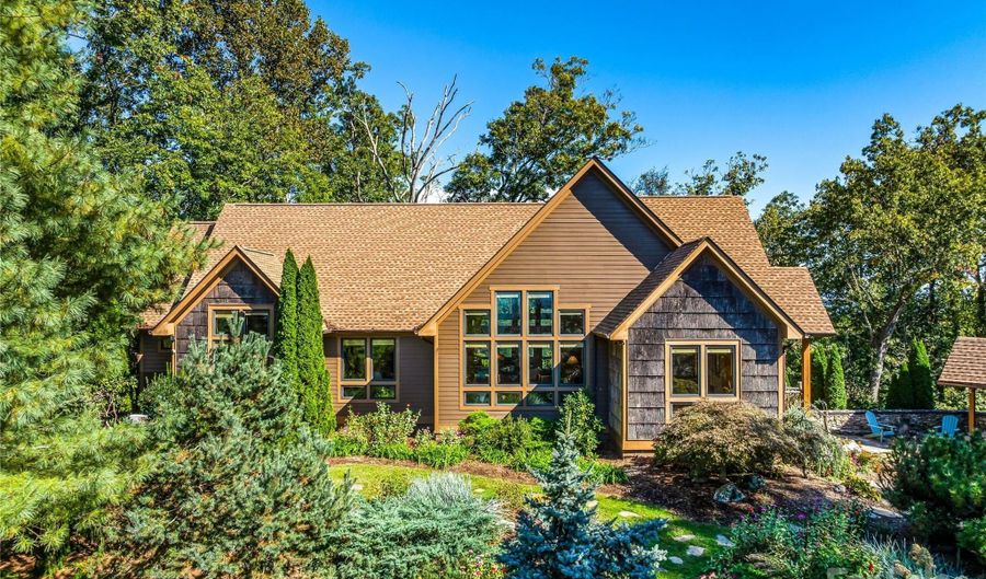 12 Trailridge Rd, Asheville, NC 28804 - 4 Beds, 4 Bath