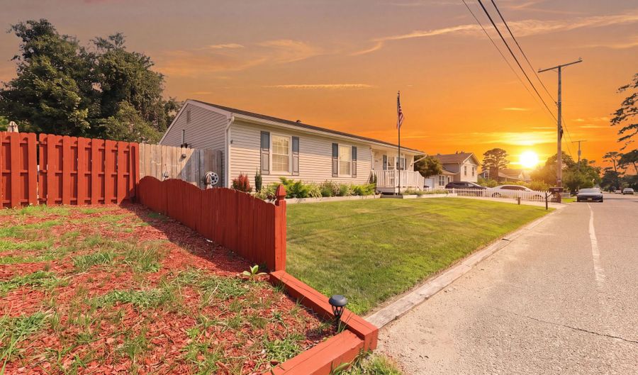 1209 Pacific Ave, Beachwood, NJ 08722 - 3 Beds, 1 Bath