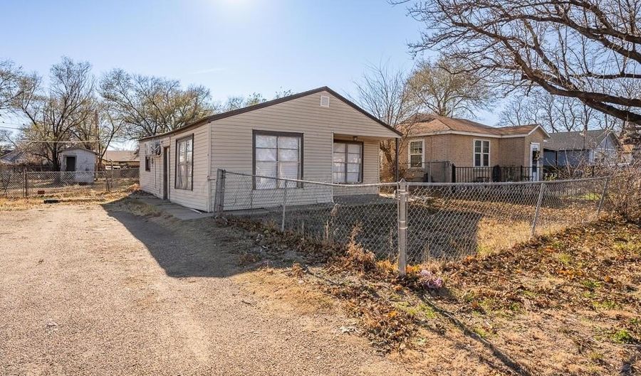 4006 SE 13TH Ave, Amarillo, TX 79104 - 2 Beds, 1 Bath