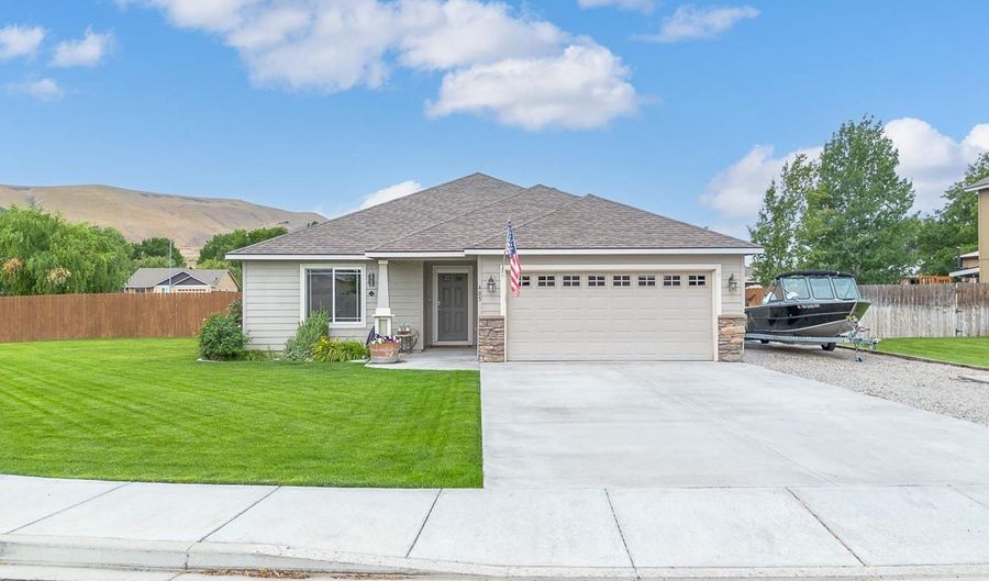 405 Capri Ct, Benton City, WA 99320 - 3 Beds, 2 Bath