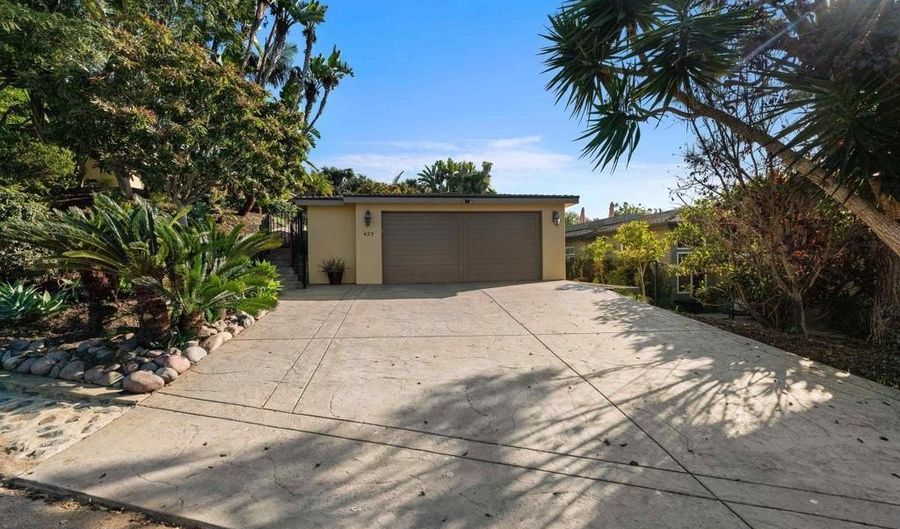 425 11th St, Del Mar, CA 92014 - 3 Beds, 2 Bath