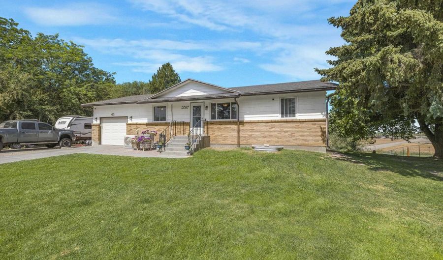 2087 Hanhauser Dr, Blackfoot, ID 83221 - 3 Beds, 2 Bath