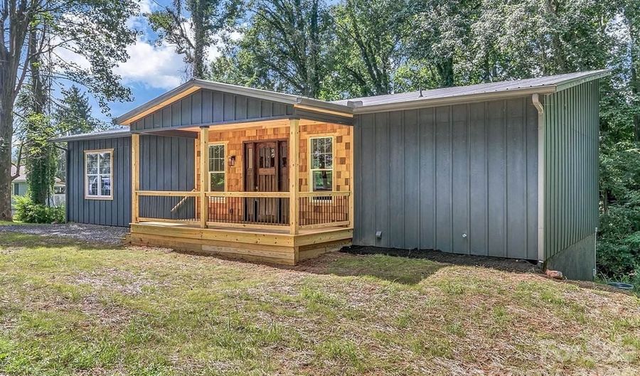 19 Green Valley Rd, Asheville, NC 28806 - 2 Beds, 2 Bath