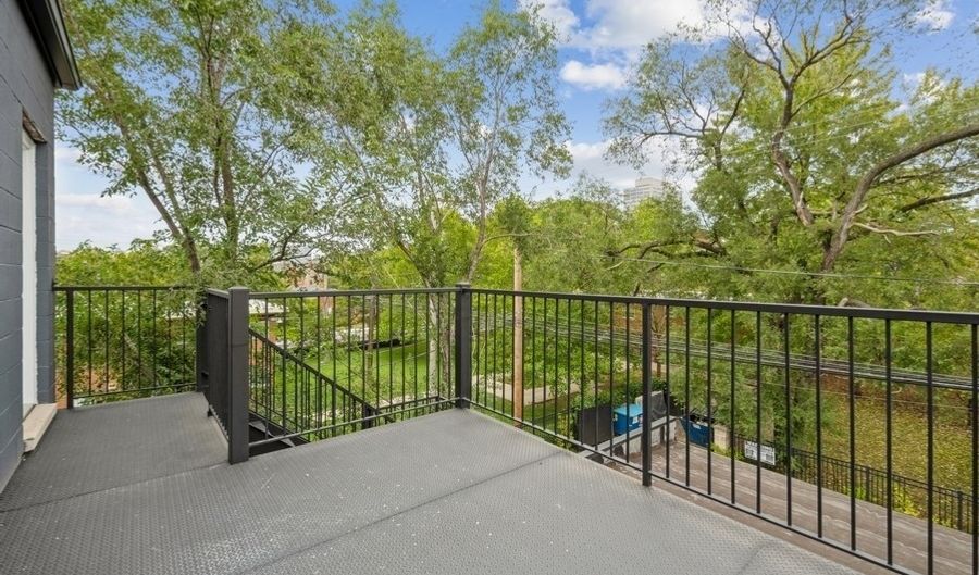 3713 S Giles Ave 2, Chicago, IL 60653 - 3 Beds, 2 Bath