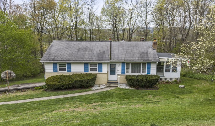 6 Sunrise Rd, Danbury, CT 06810 - 3 Beds, 2 Bath
